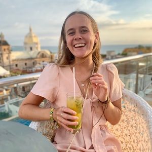 Meet your Posher, Annie-pier